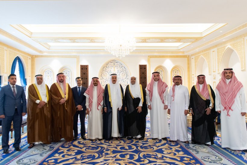استقبل معالي الأمين العام رئيس هيئة علماء المسلمين فضيلة الشيخ د. ⁧‫محمد العيسى‬⁩، في مقر الرابطة بمكة المكرمة اليوم، معالي رئيس ديوان الوقف السني في العراق، أ. د.مشعان الخزرجي، والوفد المرافق له