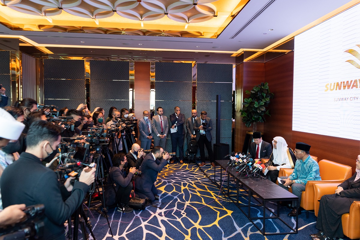Muslim World League Praises the Great Islamic and International Interaction with the Charter of Makkah