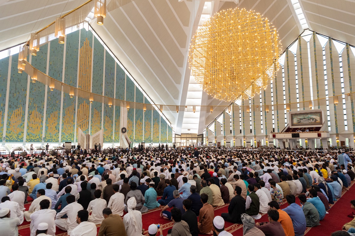 In honor of Secretary-General of the Muslim World League, Dr. Al-Issa, Pakistan wraps off its 1st international conference on “Islamophobia” and hosts the 1st meeting of religious leaders