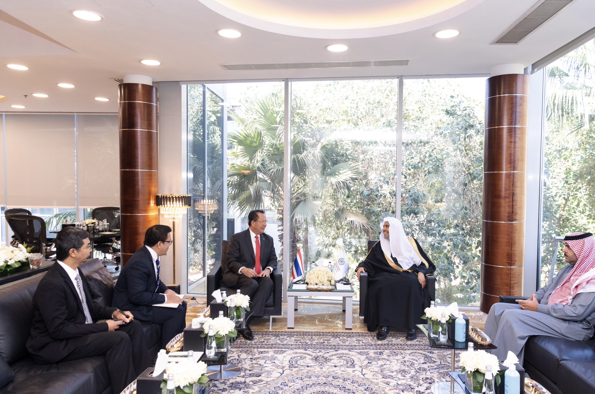 Dr. Al-Issa Meets Thailand’s Ambassador