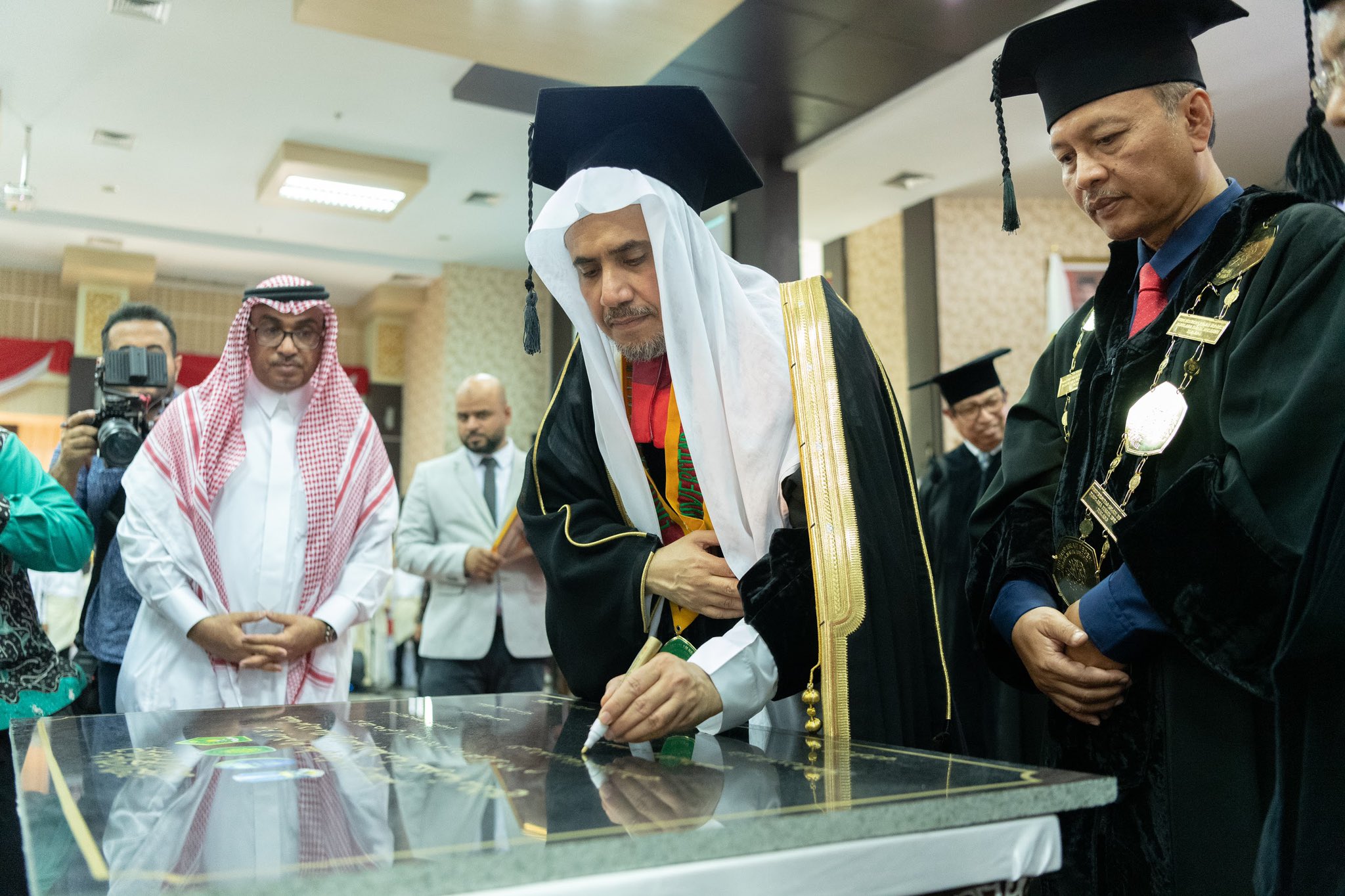 La Universidad Estatal Maulana Malik Ibrahim otorga al Sheij Dr. Mohammed Al-Issa un doctorado honoris causa