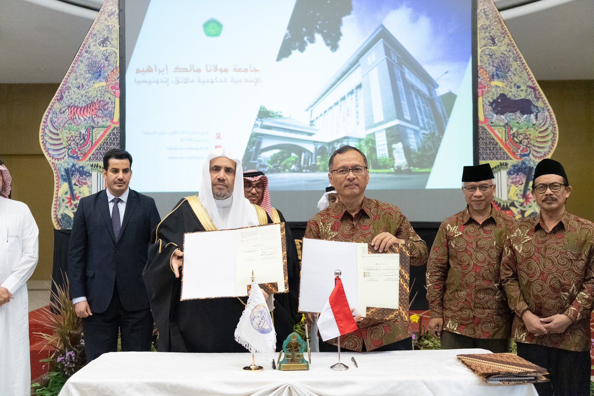 La Universidad Estatal Maulana Malik Ibrahim otorga al Sheij Dr. Mohammed Al-Issa un doctorado honoris causa