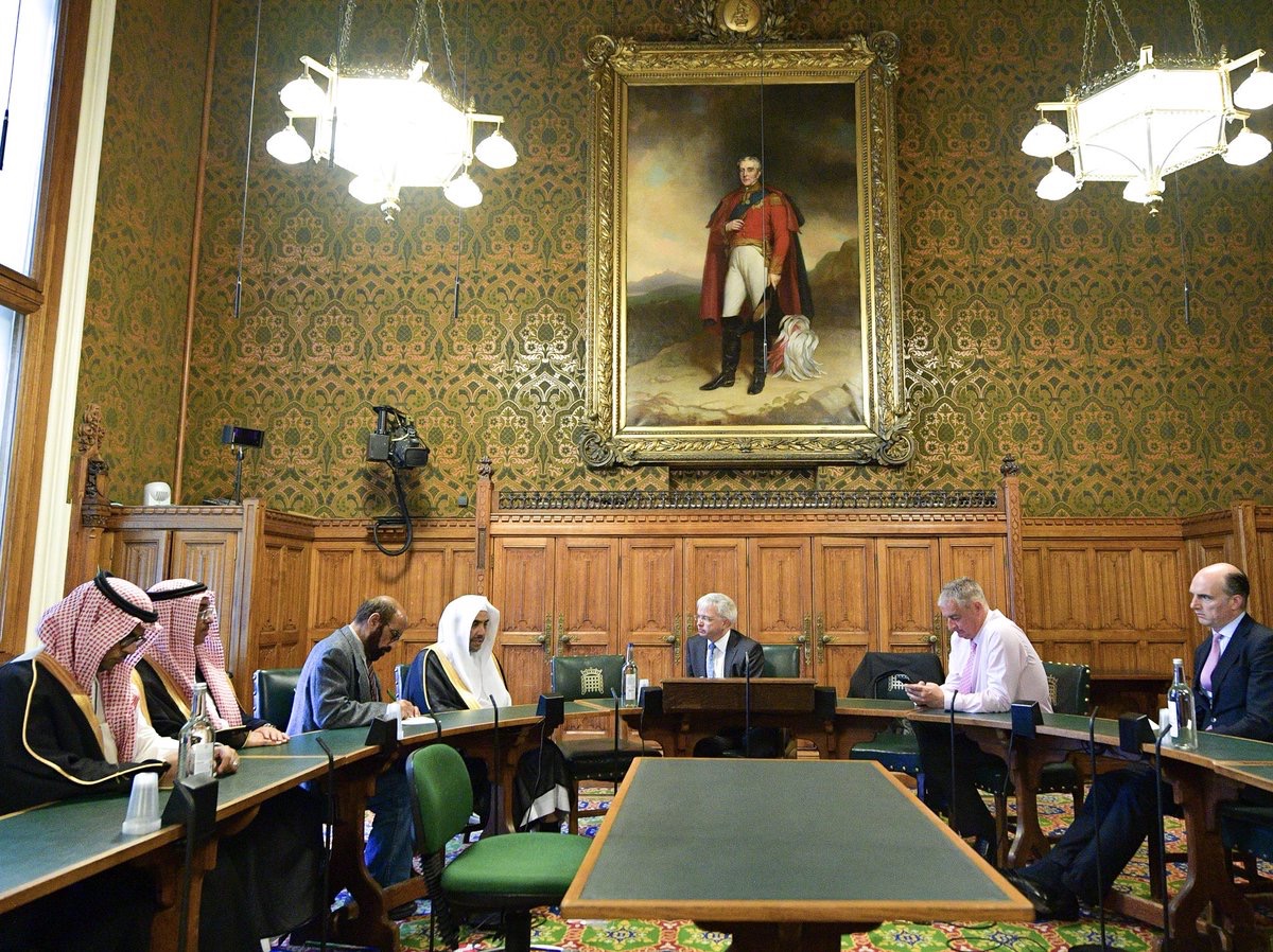 ‏معالي الأمين العام لرابطة العالم الإسلامي الشيخ الدكتور محمد العيسى يلتقي في لندن عدداً من أعضاء البرلمان البريطاني، وقد تناول الحوار الموسع عدداً من الموضوعات ذات الاهتمام المشترك