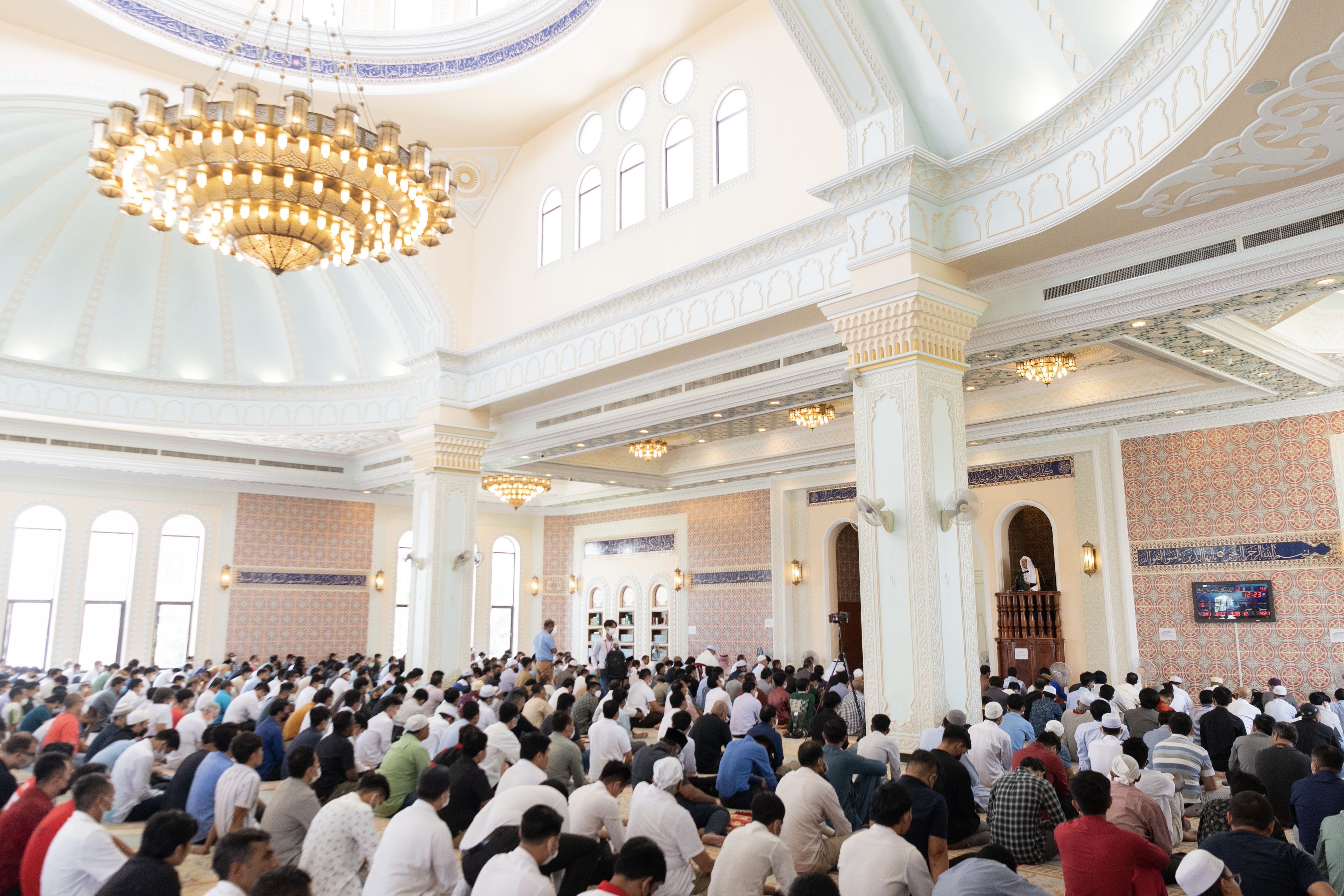 At the invitation of Islamic leaders in Cambodia, Sheikh Dr.  Mhmd Alissa  gave a speech at the Great Mosque in Phnom Penh addressing major issues surrounding Islam and its role in the world.