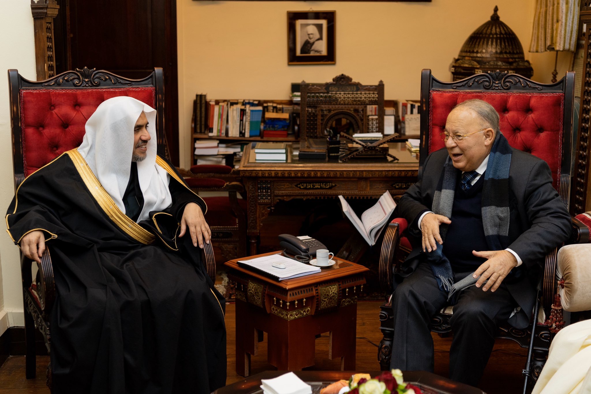 Le président du Conseil français du culte musulman et recteur de la Grande Mosquée Paris D. Dalil Boubakeur a émis un communiqué où il remercie le D.Mohammad Alissa pour ses efforts mondiaux pour présenter la modération de l’Islam et où il présente la Charte Mecque.