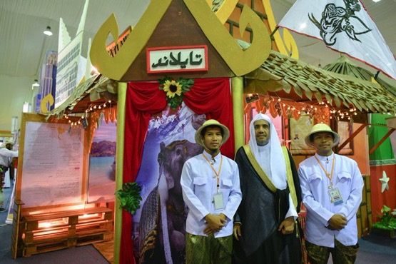 HE the MWL’s SG Sheikh Dr. Mohammad Alissa visits the Festival of cultures and peoples organized by the Islamic University of Medina
