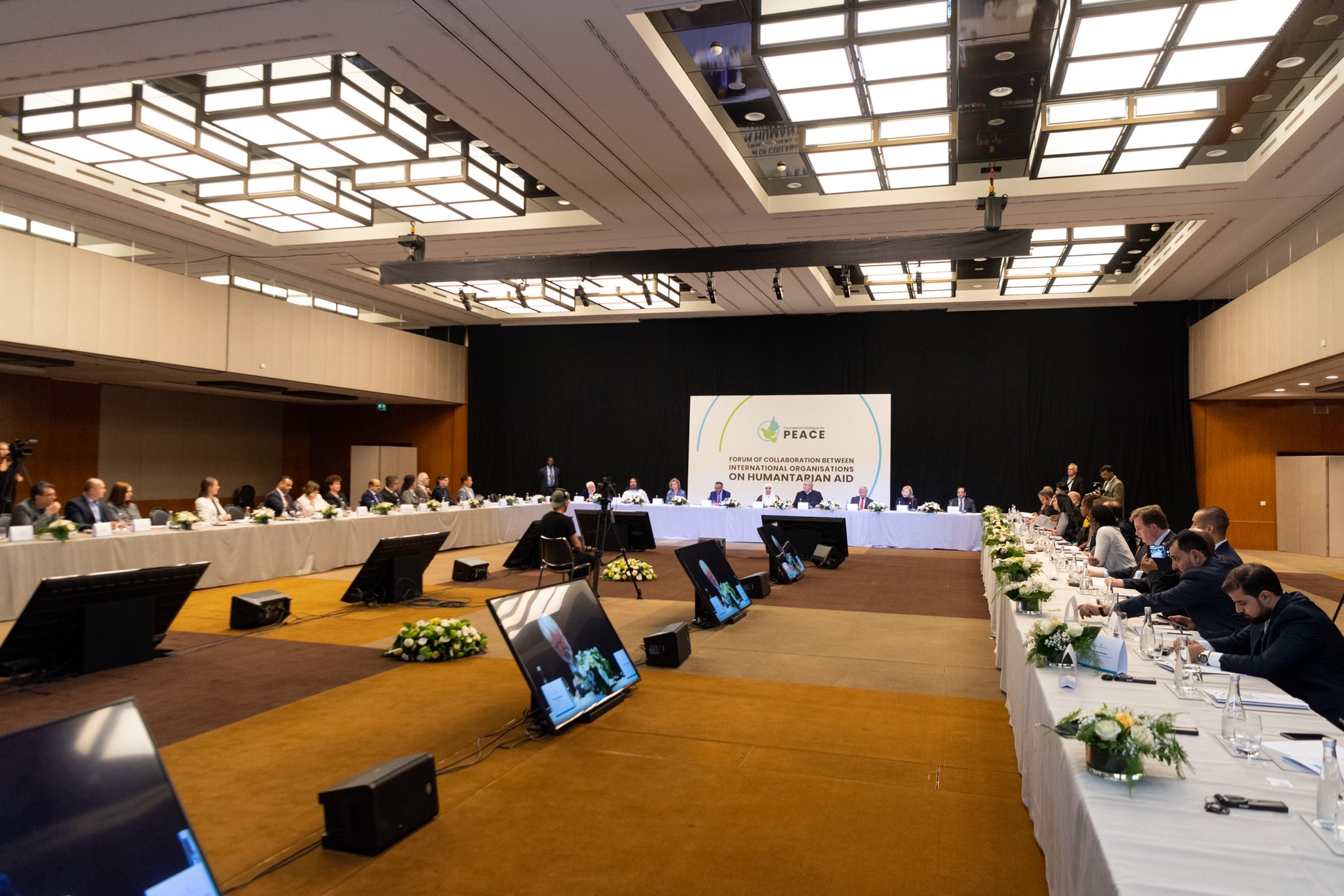 Secretary General of the MWL participates in the Forum of Collaboration Between International Organizations on Humanitarian Aid in Geneva