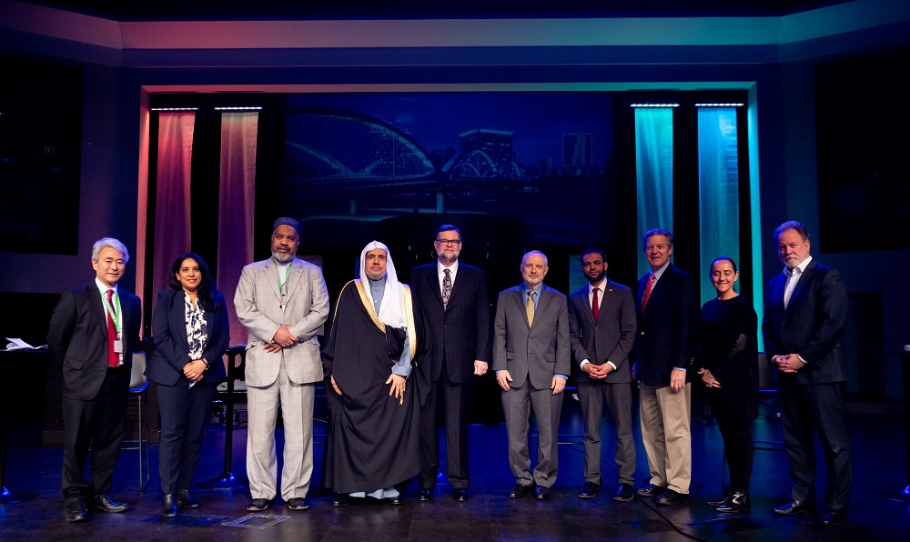 رئيس برنامج الغذاء العالمي - سفير الحريات الدينية الأمريكي الأسبق ديفيد سايبيستين - مؤسسة منظمةa21  - زينات رحمان ناشطة اسلامية - القائد الانجيلي والتر كيم.