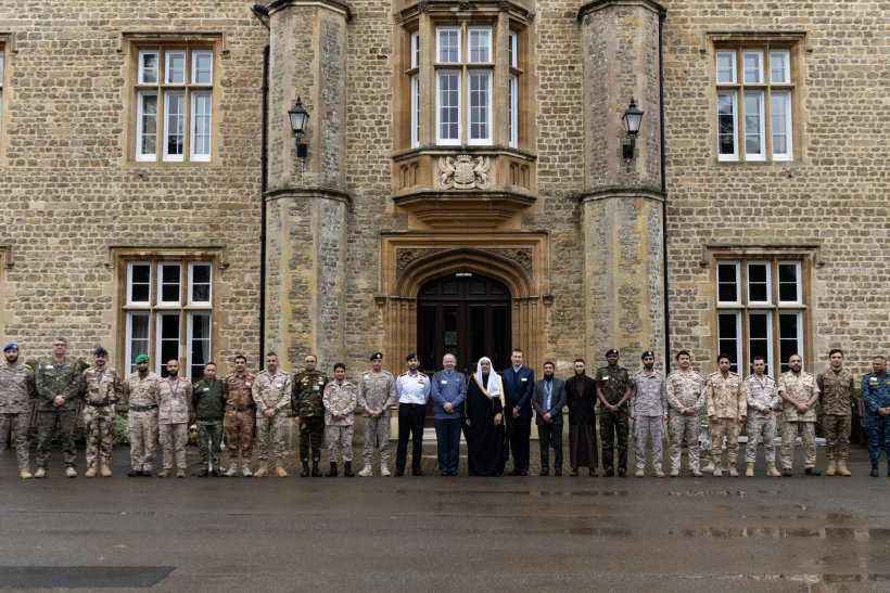 At an official invitation and in the presence of military leaders of the British army and international forces, HE Sheikh Dr.Mohammad Alissa