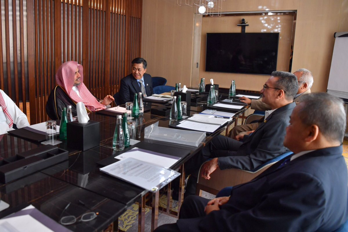 Le Secrétaire Général rencontrant ce matin le Ministre de La Défense malaisien Mr. Hishammuddin Hussein.