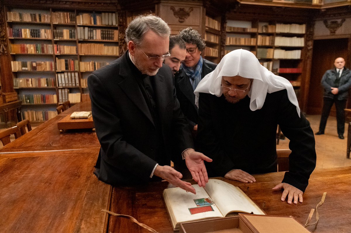 El museo italiano Ambrosiana celebra y homenajea al Sheij Dr. Mohammed Al-Issa, en reconocimiento a sus esfuerzos por fortalecer la amistad entre las naciones y los pueblos.