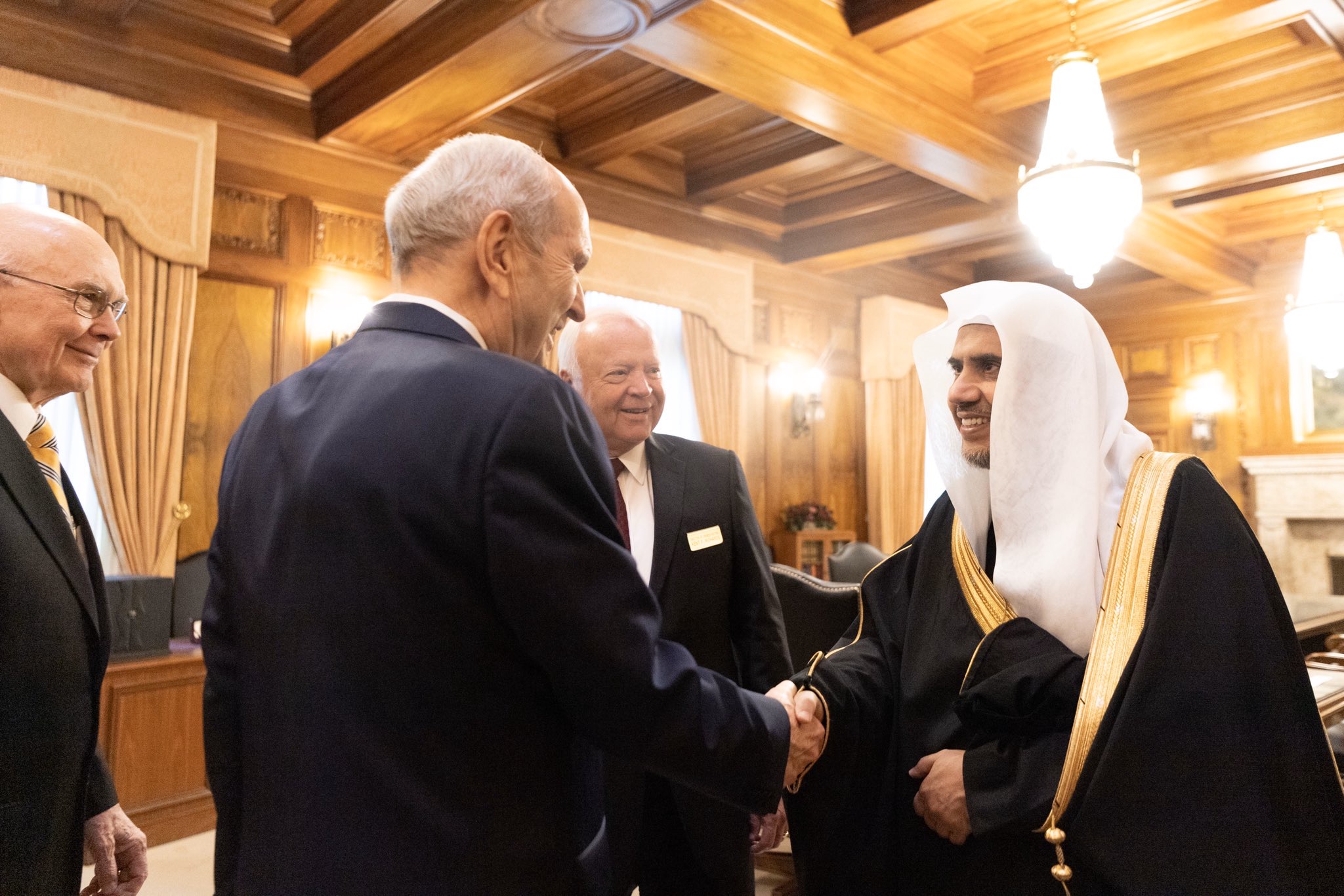 ‏"بدعوة رسمية" زار معالي الشيخ د ⁧‫محمد العيسى‬⁩ مقر رئاسة طائفة المورمن بولاية يوتا الأمريكية