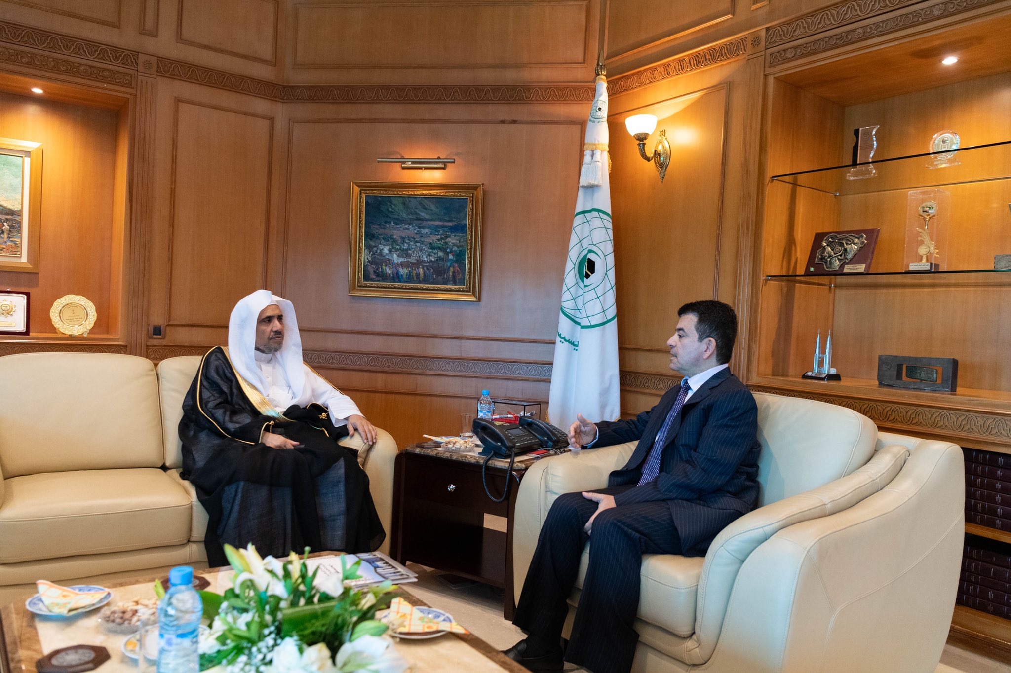 ‏معالي الشيخ د.⁧محمد العيسى⁩ يترأس وفد ⁧الرابطة⁩ في الاجتماعات المشتركة بينها وبين ⁧الإيسيسكو⁩ برئاسة معالي د. سالم المالك