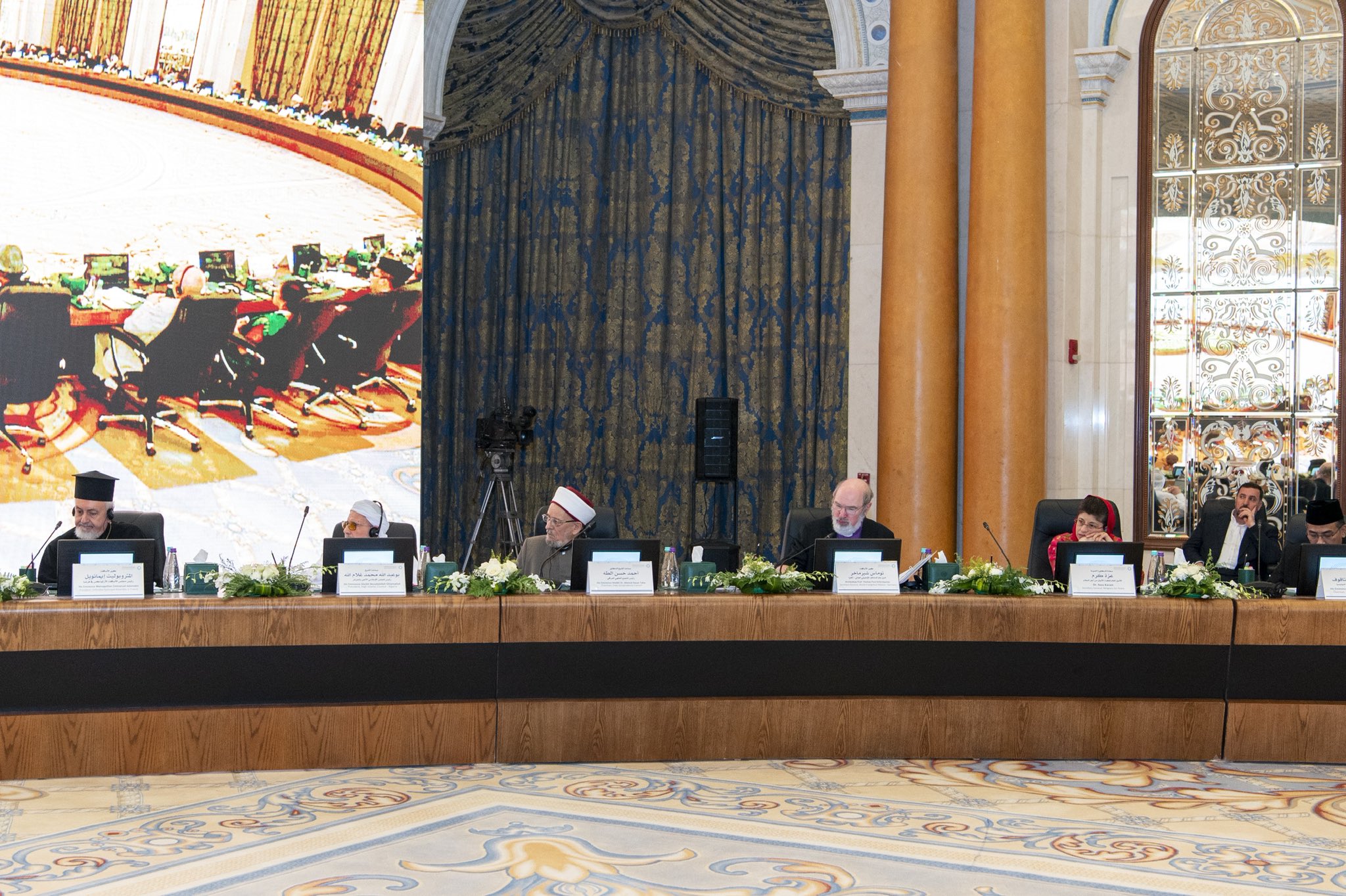 تميَّز ملتقى القيم المشتركة بالرياض بجمعه كبار علماء وقيادات كافة التنوع الإسلامي، إلى جانب نخبة من القادة الدينيين المستقلين تماماً عن أي توجهات تخرج عن الإطار الدينيّ.