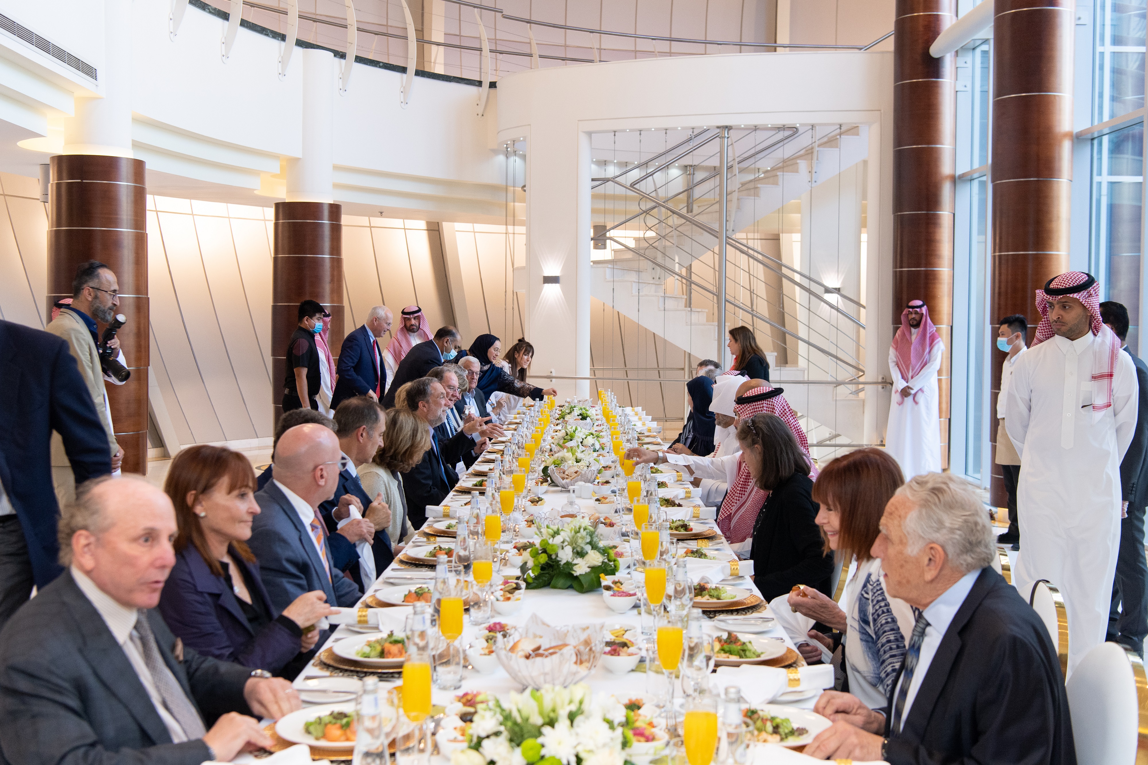 His Excellency Sheikh Dr. Mohammed Al-Issa Meets Washington Institute Executive Director and Senior Staff