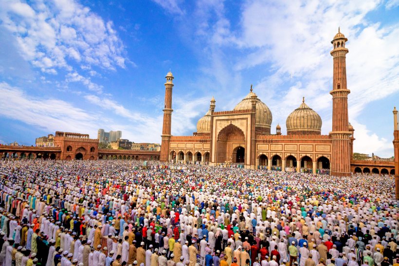 His Excellency Sheikh Dr. Mohammad Al-Issa, Secretary-General of the MWL and Chairman of the Organization of Muslim Scholars, delivers Friday sermon and leads the prayer at the Jama Masjid in New Delhi, India