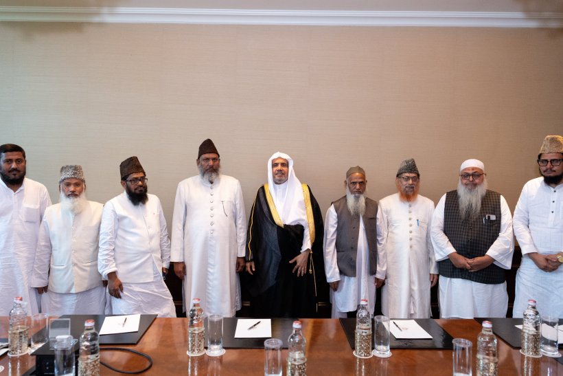 In New Delhi, His Excellency Sheikh Dr. Mohammad Al-Issa, the Secretary General of the MWL, Chairman of the Organization of Muslim Scholars, met with His Eminence Sheikh Dr. Asghar Ali Imam Mahdi Salafi, the Ameer of Jamiate Ahle Hadeeth in India