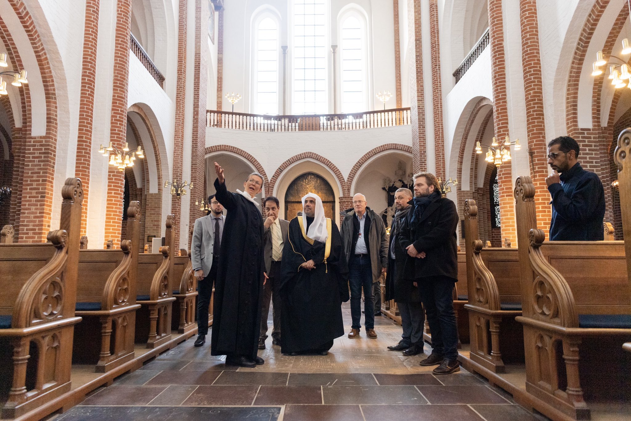 "Nous construisons des partenariats dans lesquels les musulmans, les juifs, les chrétiens et les personnes d'autres convictions défendent des valeurs communes et éduquent leurs diverses communautés sur ces points communs." 