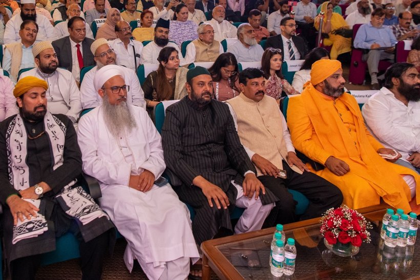 His Excellency Sheikh Dr. Mohammad Al-Issa, the Secretary-General of the MuslimWorldLeague, was hosted by the India Islamic Cultural Center, in the presence of Islamic religious leaders, muftis, scholars, intellectuals, and religious leaders of various fa