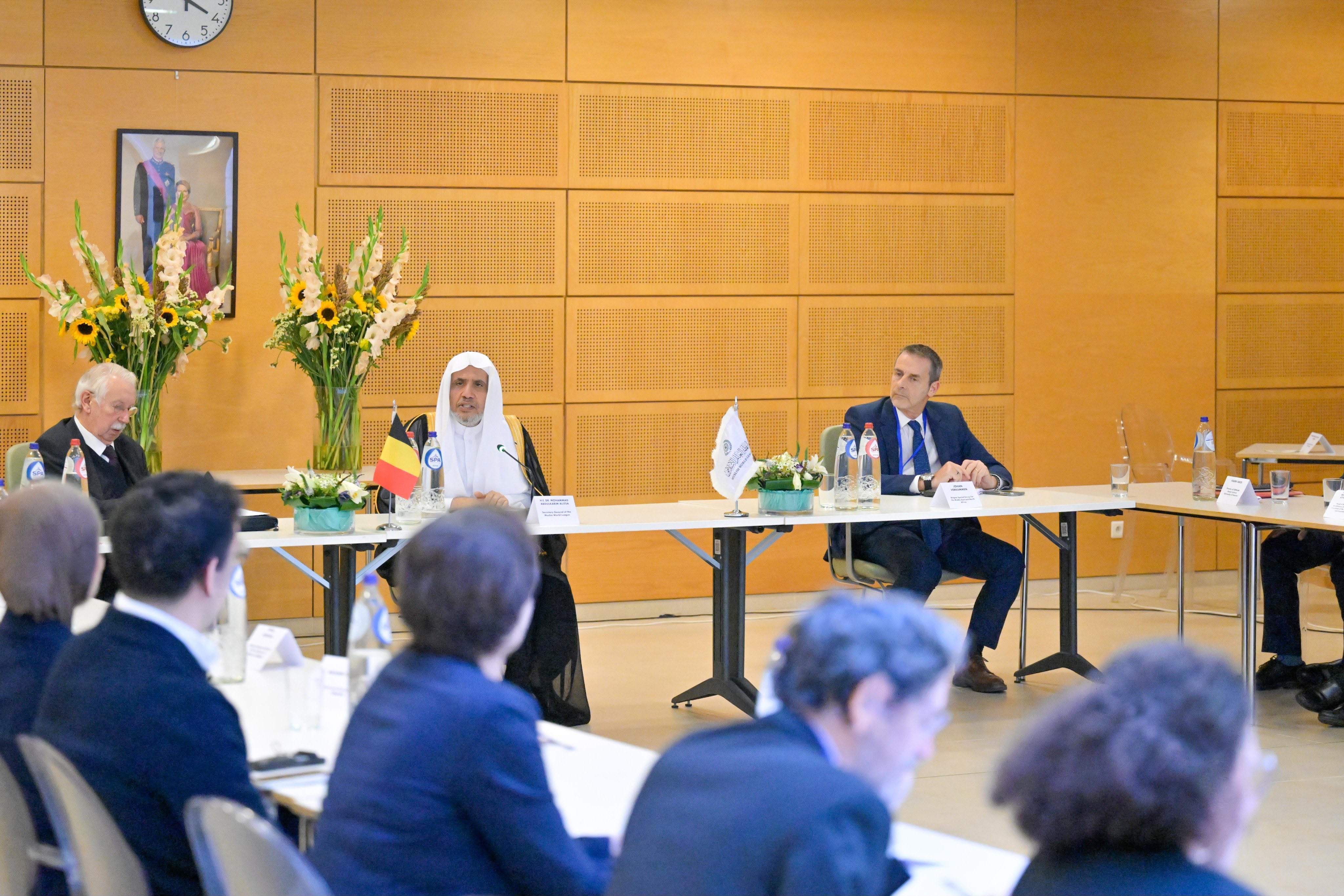 Le ministère belge des Affaires étrangères organise une table ronde avec le Secrétaire général de la Ligue islamique mondiale.