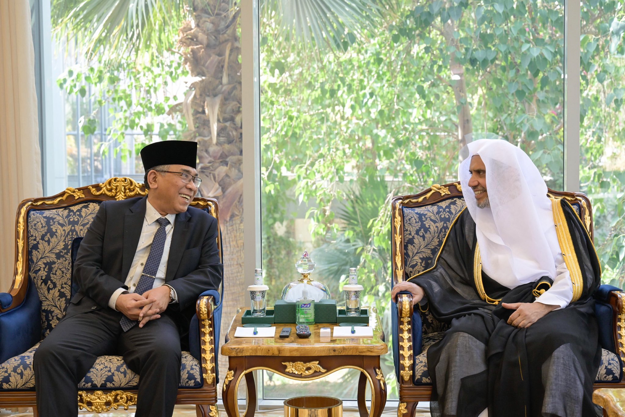 El Secretario general y Presidente de la Comisión de Ulemas, el Sheij Mohammed Alissa, recibió en Riad al Sheij Yahya Cholil Staquf