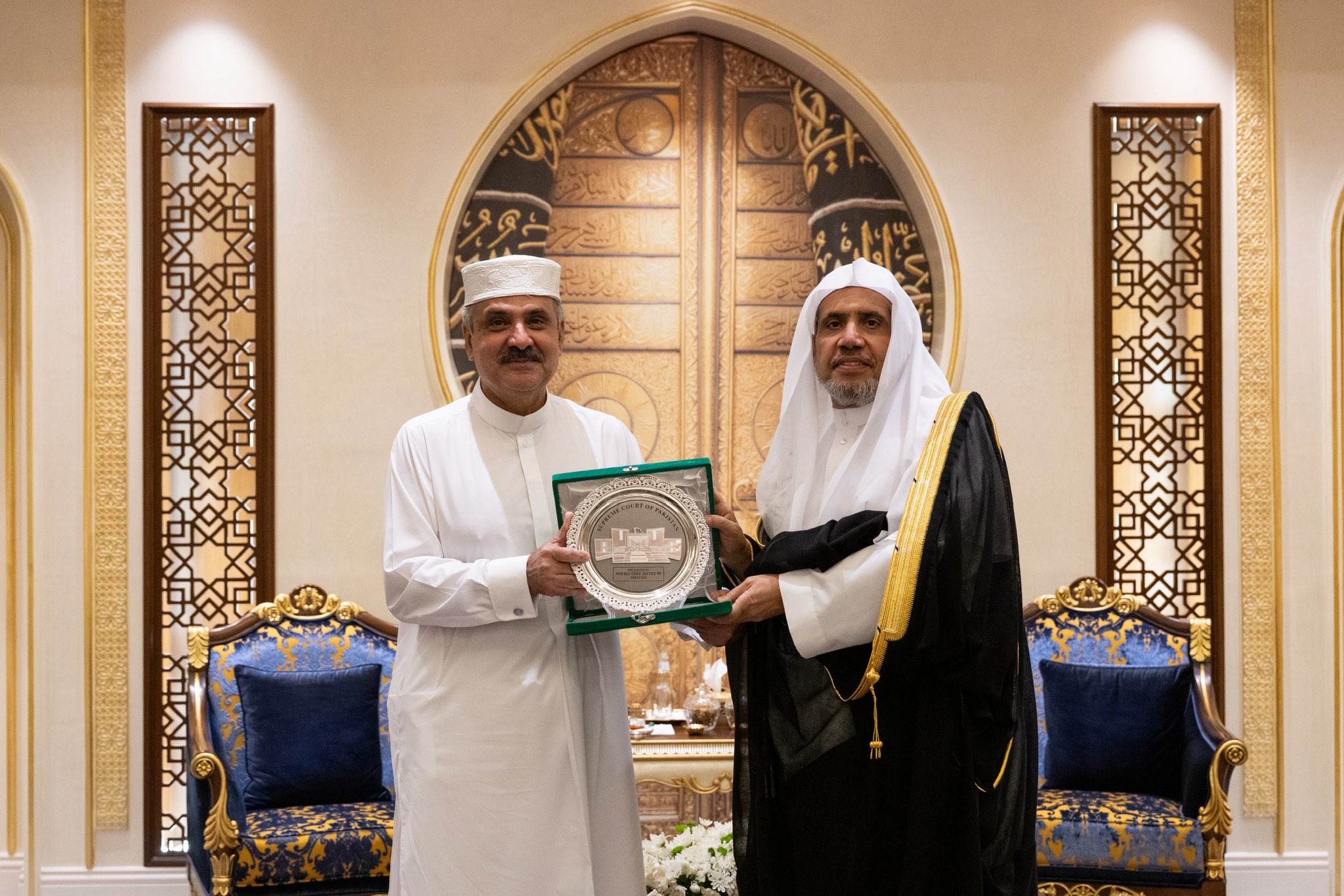 ‏استقبل معالي الأمين العام رئيس هيئة علماء المسلمين، الشيخ د.⁧‫محمد العيسى‬⁩‬⁩ مساء اليوم، معالي رئيس المحكمة العليا بجمهورية باكستان الإسلامية، القاضي يحيى أفريدي