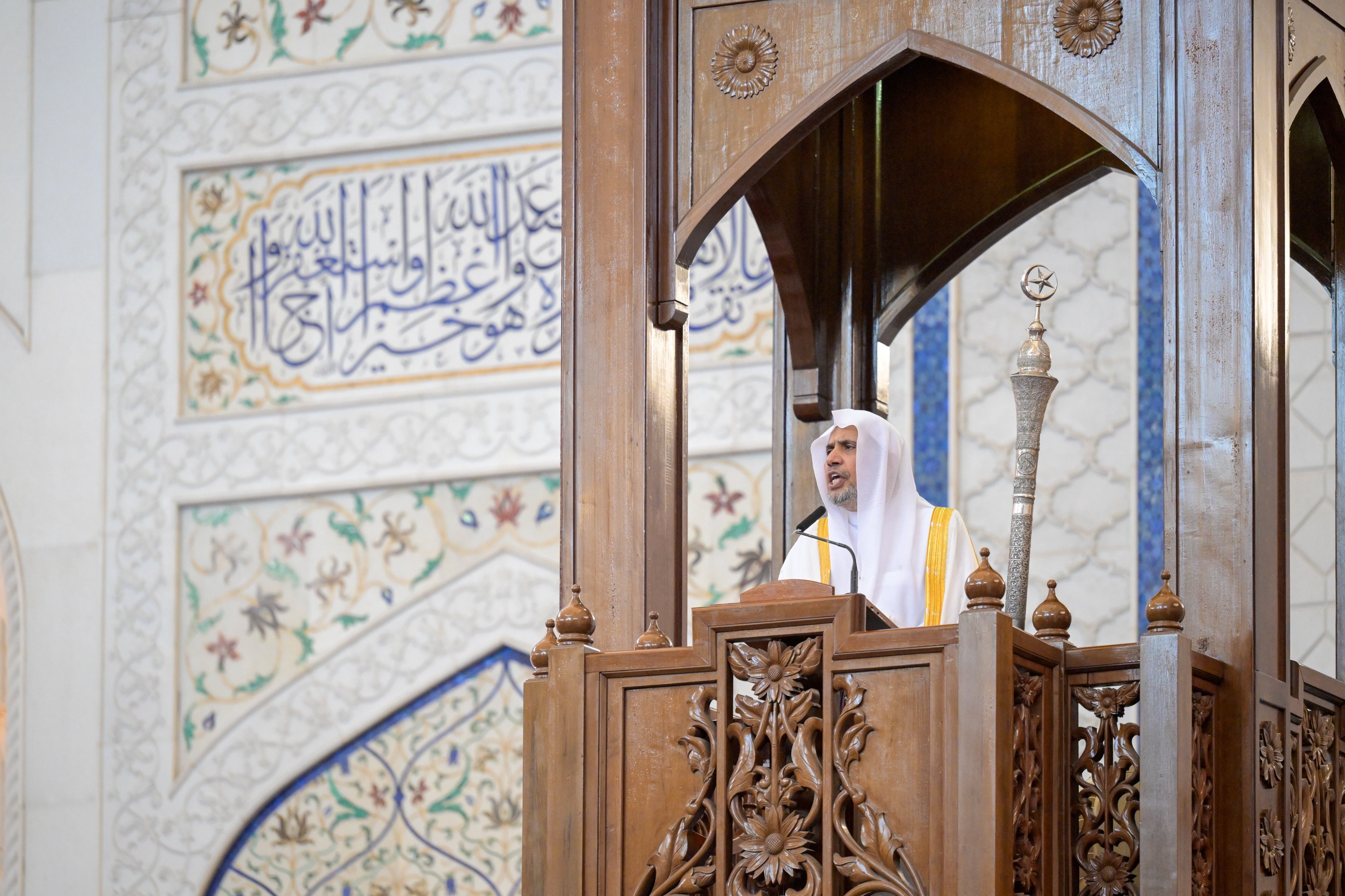 ‏صورٌ من خطبة الجمعة التي ألقاها معالي الأمين العام، رئيس هيئة علماء المسلمين، الشيخ د. ⁧‫محمد العيسى‬⁩ ‬⁩، من منبر أكبر جوامع العاصمة الماليزية “كوالالمبور”، وبحضور علماء آسيان من عموم المذاهب الإسلامية: