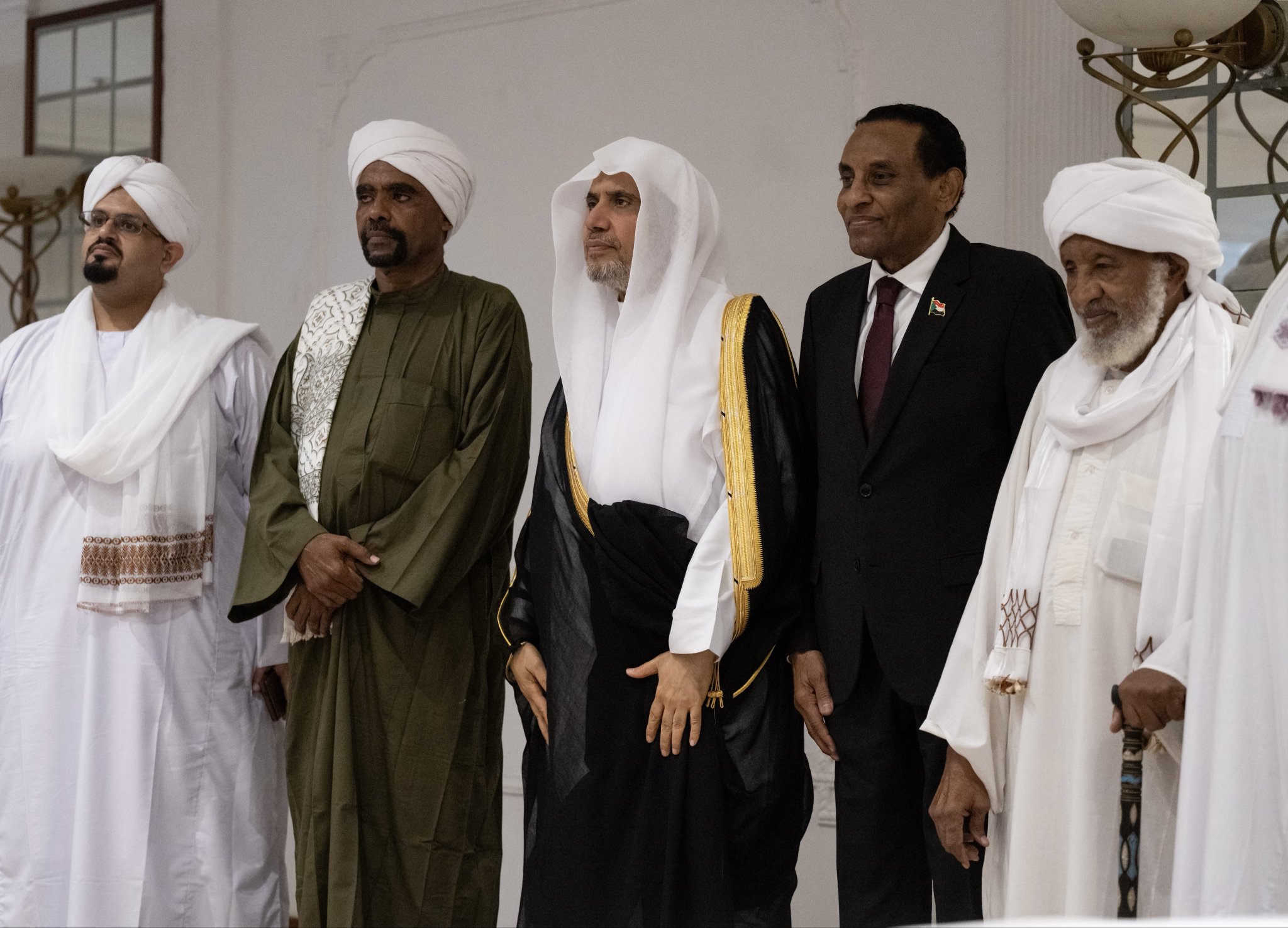 ‏معالي الأمين العامّ في السودان  ‏تعاوُنٌ ودعمٌ لاستعادة مقوِّمات الاستقرار والسلام، ولقاءاتٌ رفيعة المستوى عقدَها فضيلة الشيخ د.⁧‫محمد العيسى‬⁩ ⁦‬⁩، مع قيادات الحكومة ووفود العلماء: