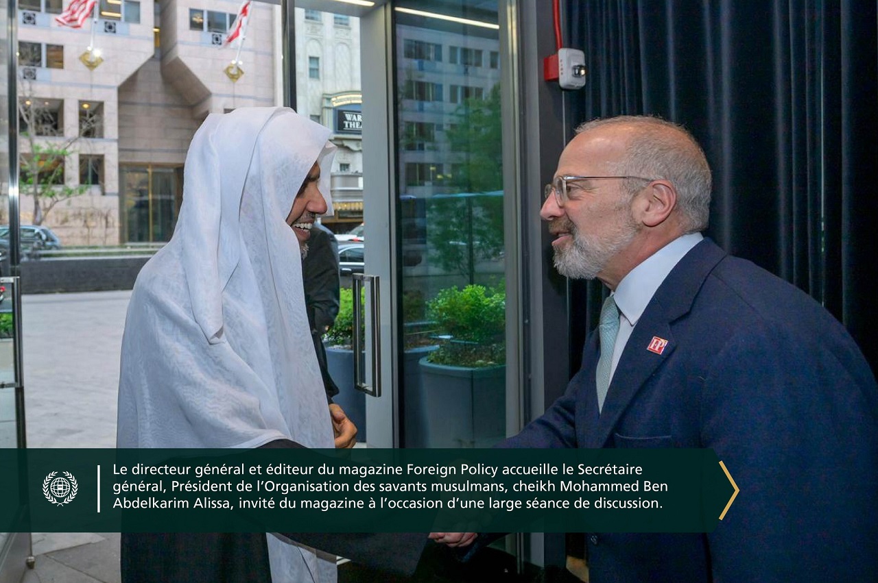 e magazine Foreign Policy a organisé une table ronde suivie d’un dîner en l’honneur du Secrétaire général, cheikh Mohammed Al-Issa , en présence de personnalités religieuses, intellectuelles, médiatiques et politiques