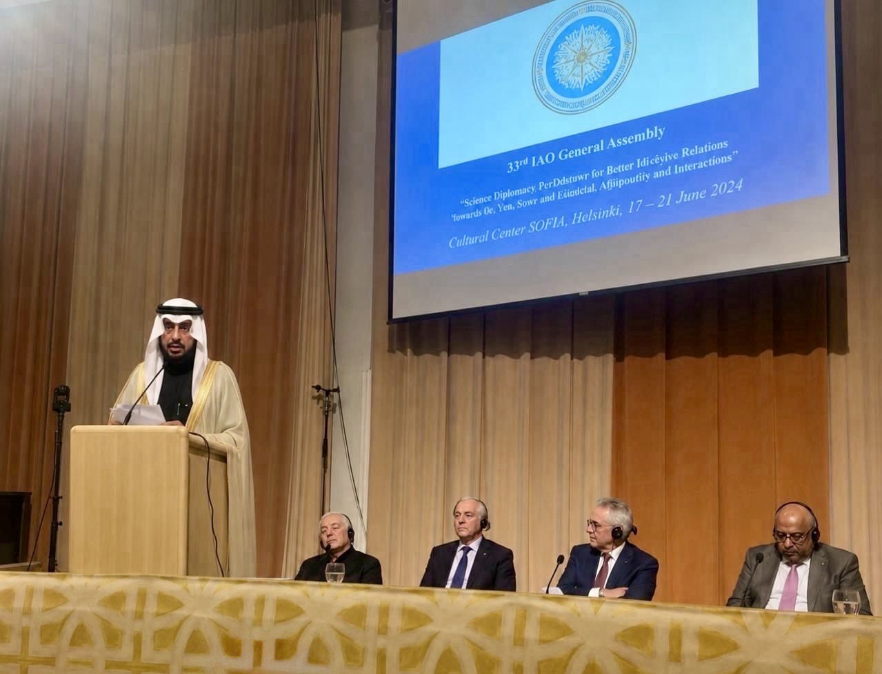 ‏نيابةً عن معالي الأمين العام، رئيس هيئة علماء المسلمين، فضيلة الشيخ د.⁧‫محمد العيسى‬⁩ ‬⁩، ألقى معالي نائب الأمين العام، د. عبدالرحمن الزيد كلمة رابطة العالم الإسلامي في اجتماع الجمعية العامة البرلمانية الدولية المنظم من المجموعة الأرثوذكسية