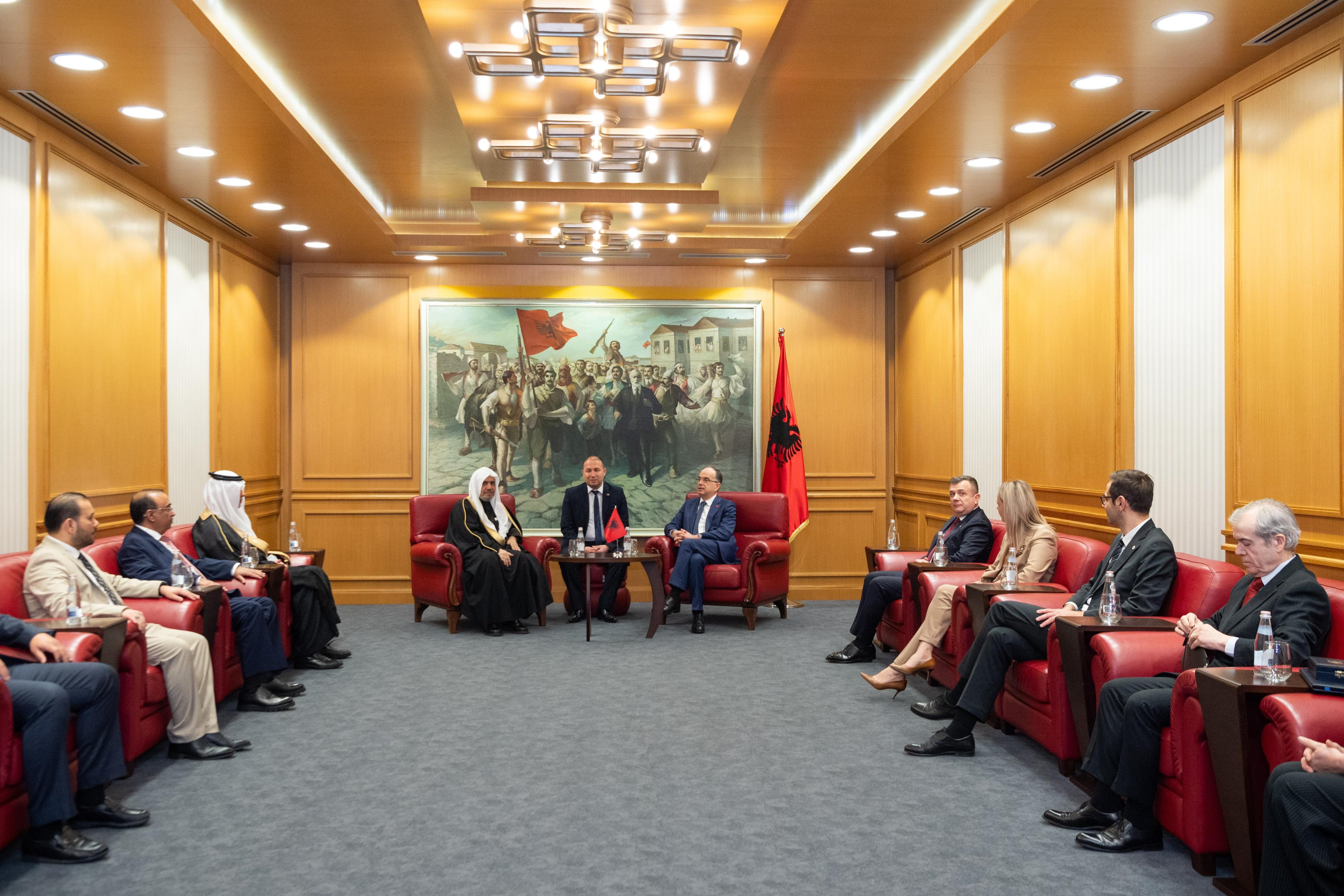 El Sheij Alissa recibe la más alta medalla de la República de Albania: "La Medalla de Estado para las personalidades espirituales destacadas en el mundo":