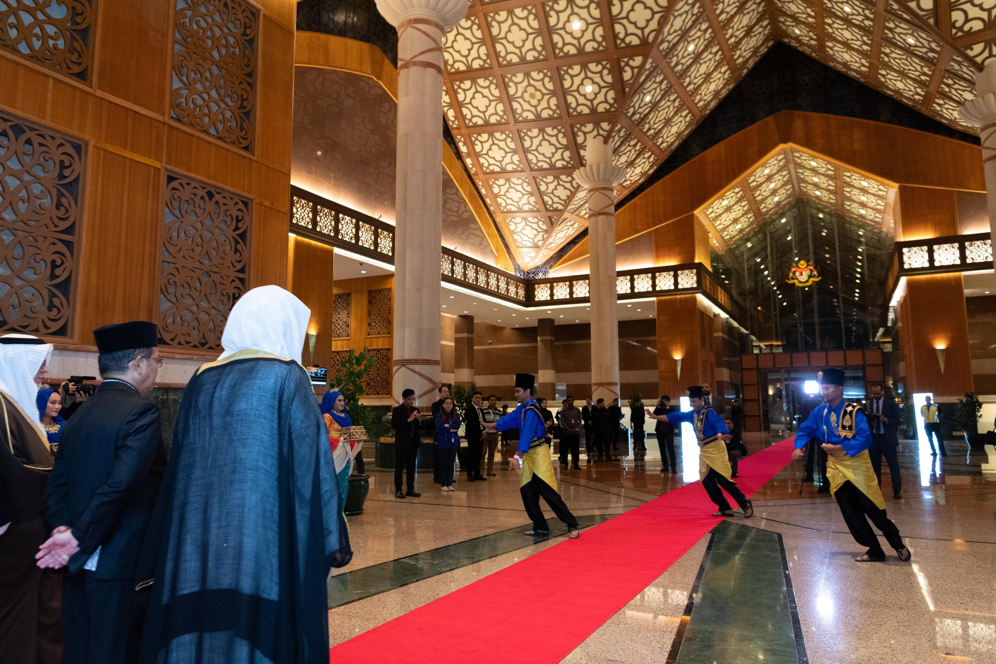 Yang Mulia Sekretaris Jenderal LMD, Syekh Dr. Mohammed Alissa, kini telah tiba di ibu kota, Kuala Lumpur, dan disambut oleh Yang Mulia Menteri di Kantor Perdana Menteri, Senator Dr. Muhammad Naeem