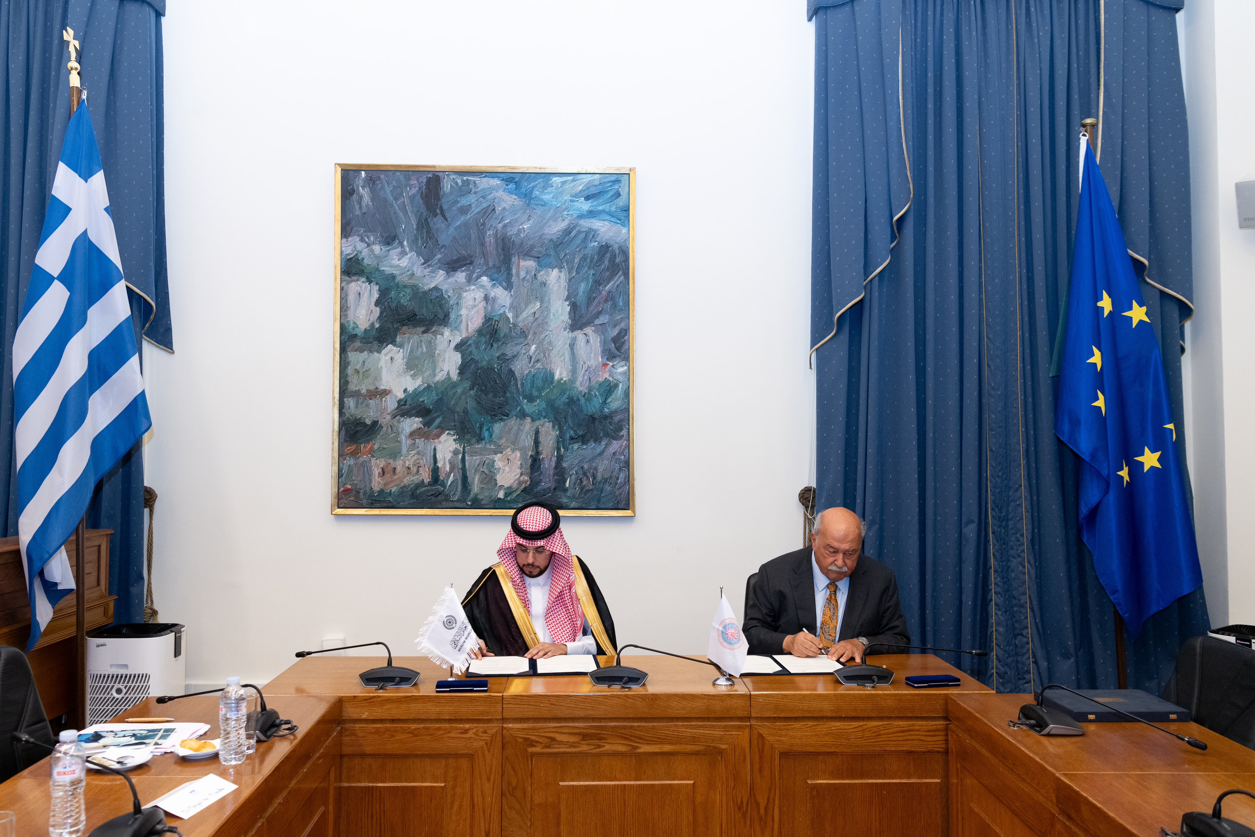 On behalf of His Excellency Sheikh Dr. Mohammed Al-issa, Secretary-General of the MWL, Mr. Abdulwahab Al-Shehri, Assistant Secretary-General for Corporate Communication, met with His Excellency Ioannis Plakiotakis, First Deputy Speaker of the Hellenic Parliament, at the parliament’s headquarters in Athens.