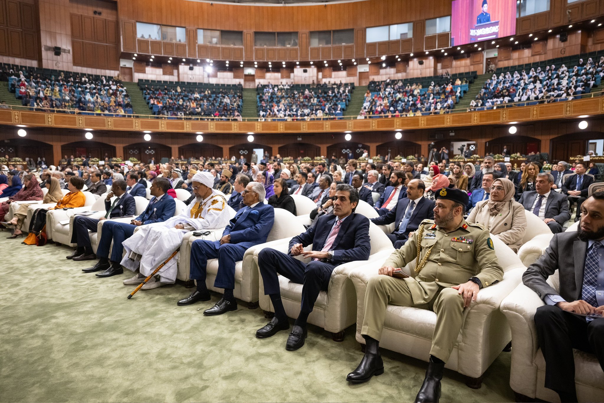 El Secretario General, Presidente de la Comisión de Ulemas, el Sheij Mohammed Al-Issa, durante el lanzamiento de la conferencia EducacionDeNiñas en las sociedades musulmanas desde la capital de Pakistán, Islamabad: