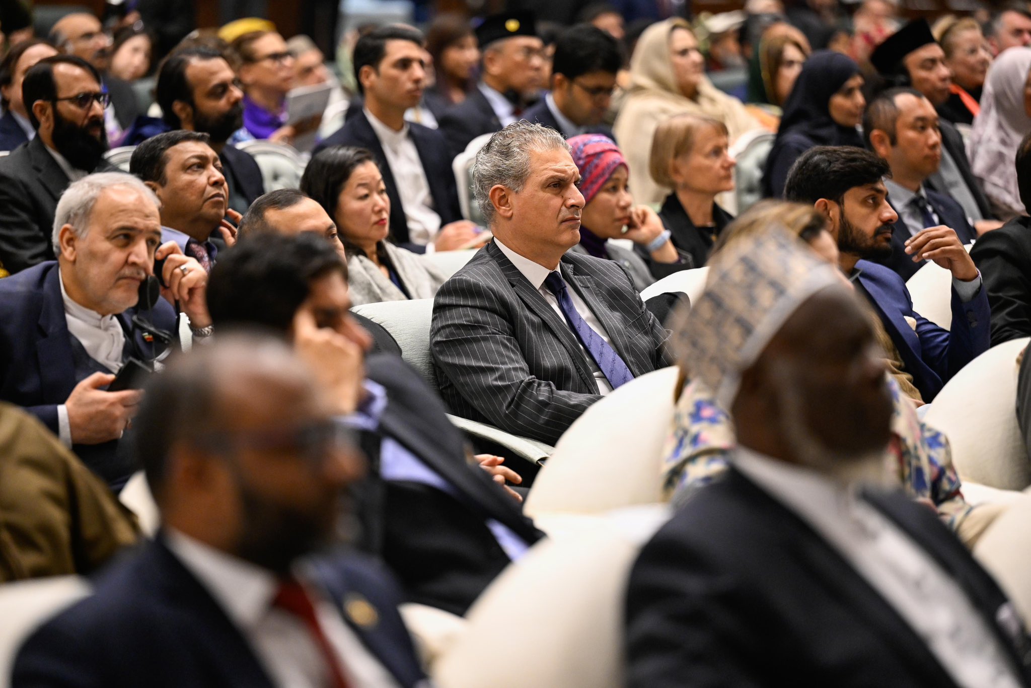 El Secretario General y Presidente de la Comisión de Ulemas, el Sheij Mohammed Al-Issa , durante el lanzamiento de la conferencia EducacionDeNiñas en las sociedades musulmanas desde la capital de Pakistán, Islamabad: