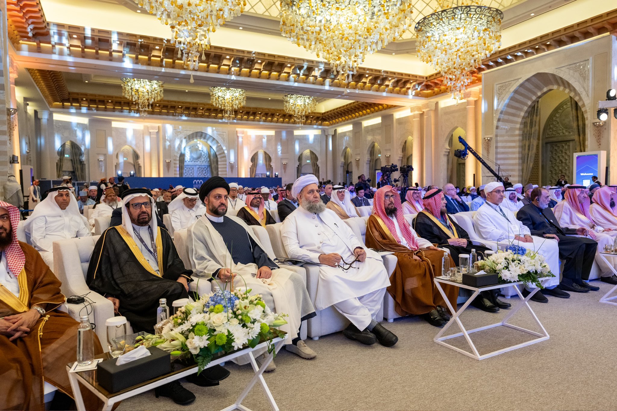 El Secretario General, Presidente de la Comisión de Ulemas, Sheij Mohammed Al-Issa , durante la ceremonia de apertura de la conferencia ConstruyendoPuentesEntreLasEscuelas