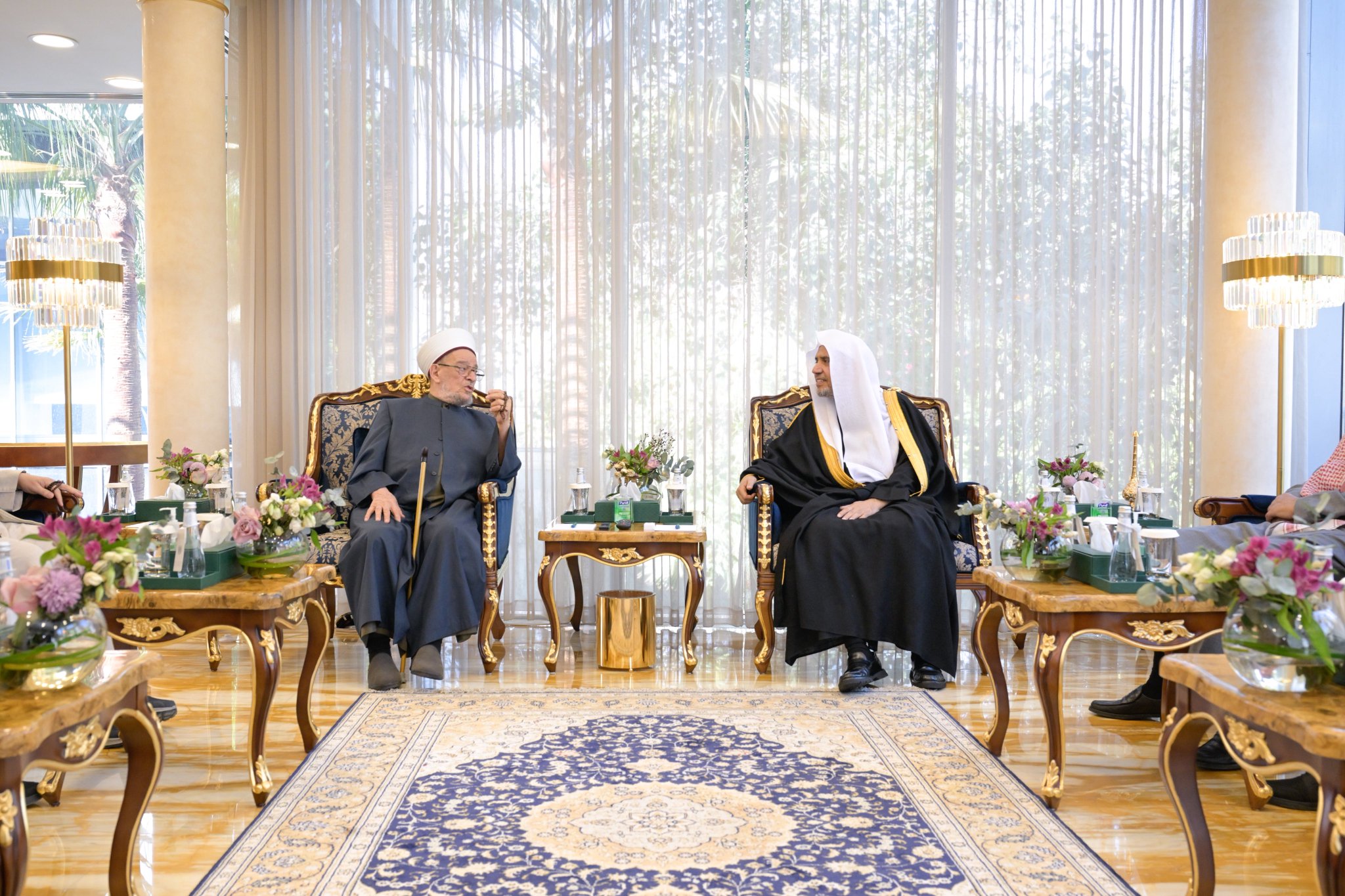 H.E. Sheikh Dr. Mohammed Al-Issa, received H.E. Sheikh Dr. Ahmed Hassan Al-Taha, Chief Scholar of the Iraqi Fiqh Council