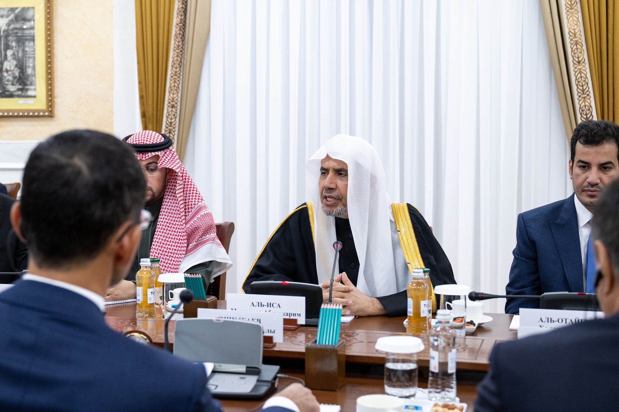 استضاف برلمان كازاخستان، في مقرّه بالعاصمة "أستانا"، معاليَ الأمين العام، رئيس هيئة علماء المسلمين، فضيلة الشيخ د. محمد العيسى