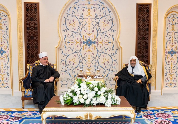 Sekretaris Jenderal LMD, Ketua Asosiasi Ulama Muslim, Syekh Dr.Mhmd Alissa , menerima Mufti Bosnia dan Herzegovina, Syekh Husein Kavazovic di kantornya di Makkah.