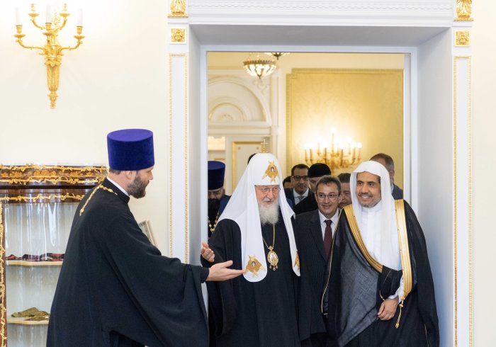 Ce matin à Moscou : «Sommet historique» dans la cathédrale orthodoxe entre le Secrétaire général  de la Ligue Islamique Mondiale D. Mohammad Alissa et le Patriarche de Moscou Cyrille Premier en présence de grands responsables religieux de Russie.