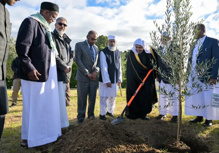 Secretary-General of the MWL Inspects the First Phase of Construction of the Islamic Center in Auckland, New Zealand