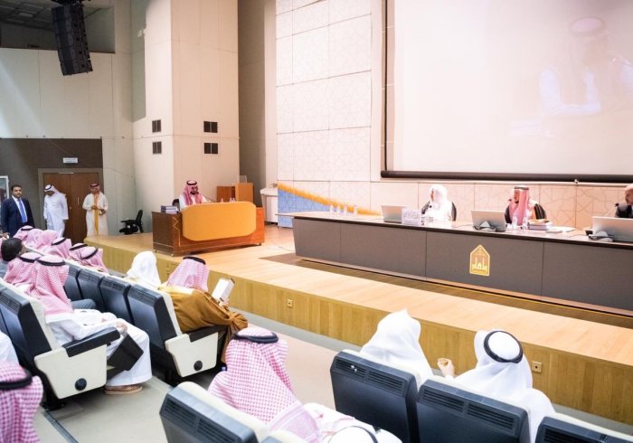الأخلاق والدين في الحضارة الغربية دراسة في ضوء الإسلام" رسالة دكتوراه للباحث عبدالرحمن الخنيفر ناقشها معالي الشيخ د ⁧محمد العيسى⁩