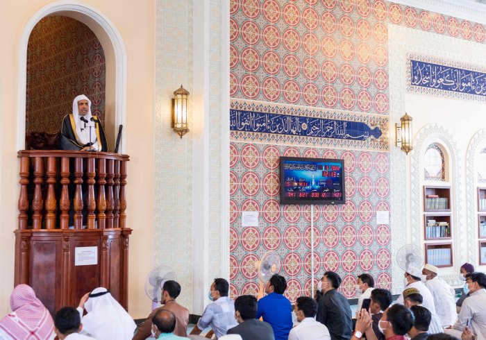 At the invitation of Islamic leaders in Cambodia, Sheikh Dr.  Mhmd Alissa  gave a speech at the Great Mosque in Phnom Penh addressing major issues surrounding Islam and its role in the world.