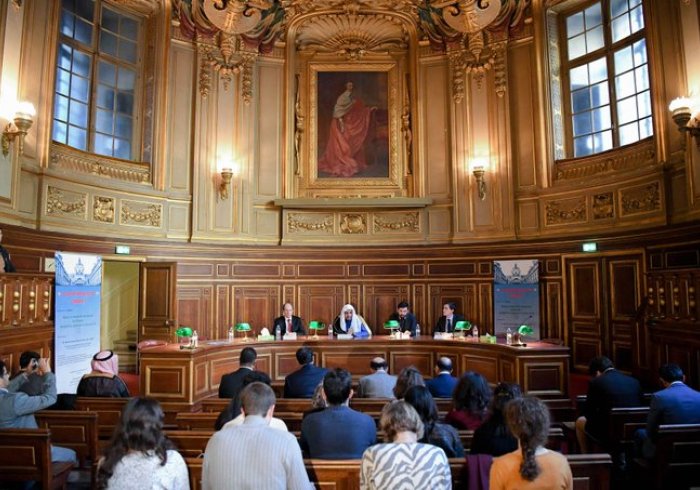 La Charte Mecque nous demande de considérer un individu par ses actions, et de ne pas faire de généralisations. 