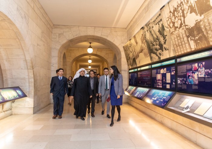 La bibliothèque générale de New York reçoit le D.Mohammad Alissa pour une visite privée.