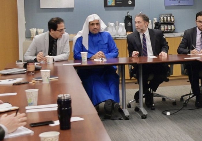 وسط ترحيب كبير :  ‏معهد واشنطن⁩ بالعاصمة الأمريكية يستضيف معالي الشيخ د. ⁧محمد العيسى⁩ بحضور قيادات المعهد ونخب سياسية وفكرية أمريكية، وقد دار حوار شامل استمر لساعات تضمن شرحاً مفصلاً للأسس التي يرتكز عليها خطاب ومفاهيم الاعتدال وعدداً من الموضوعات الأخرى ذات الصلة والاهتمام