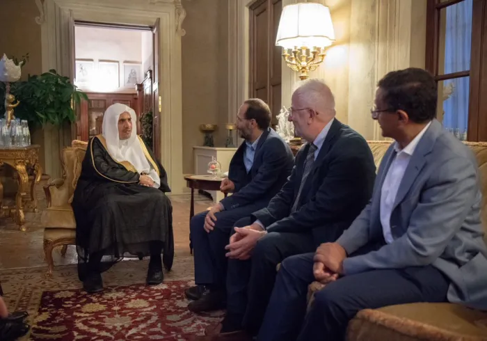معالي الأمين العام الشيخ د. محمد العيسى يلتقي قيادات مدرسة فلورنسا العالمية للحوار بمدينة فلورنسا الإيطالية ويوقع اتفاقية تعاون معها