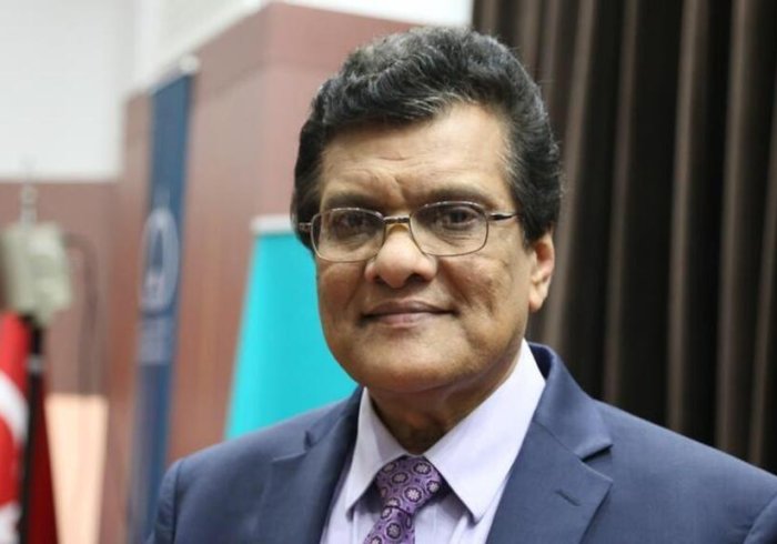 H.E. the Secretary General, Sheikh Dr. Mohammad Alissa expressed his condolences on the death of Dr. Waqar Uddin