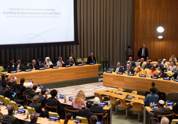 Lancement de l’initiative de la LIM avec la direction des Nations Unies « Construire des ponts entre l’Orient et l’Occident »