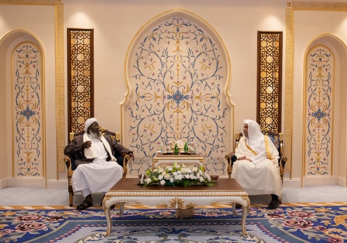 ‏استقبل معالي الأمين العام، رئيس هيئة علماء المسلمين، فضيلة الشيخ د.⁧‫محمد العيسى‬⁩ في مقر الرابطة بمكة المكرمة، فضيلة الشيخ حجي إبراهيم تحفة، رئيس المجلس الأعلى للشؤون الإسلامية، رئيس هيئة العلماء في إثيوبيا